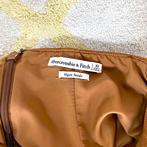 A&F Vegan Suede Mini Skirt - Picture 3 of 4